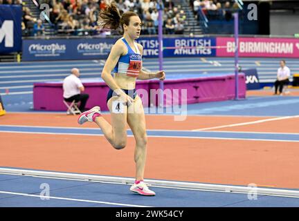 Birmingham, Großbritannien. Februar 2024. MUIR Laura gewinnt die Frauen 3000 m bei den Microplus UK Athletics Indoor Championships in der Utilita Arena in Birmingham. Quelle: LFP/Alamy Live News Stockfoto