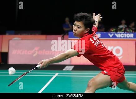 Kuala Lumpur, Malaysia. Februar 2024. Katethong Supanida aus Thailand im Kampf gegen Sindhu Pusarla Venkata aus Indien (nicht abgebildet) während des Women's Singles Finals der SELANGOR Badminton Asia Team Championships 2024 im Setia City Convention Centre in Shah Alam, Selangor, Malaysia. Endpunktzahl: Sindhu Pusarla Venkata 2:0 Katethong Supanida. (Foto: Wong Fok Loy/SOPA Images/SIPA USA) Credit: SIPA USA/Alamy Live News Stockfoto