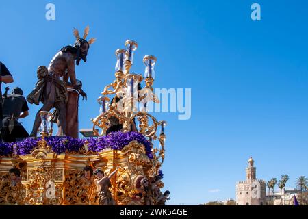 Geheimnisvolle Prozession der Bruderschaft der Zigarrenbauer während der Karwoche in Sevilla, Spanien Stockfoto