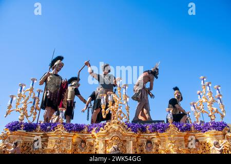 Geheimnisvolle Prozession der Bruderschaft der Zigarrenbauer während der Karwoche in Sevilla, Spanien Stockfoto