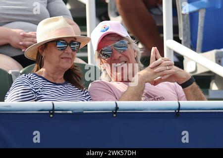 Delray Beach, FL, USA. Februar 2024. Sänger Jon Bon Jovi und Frau Dorothea Hurley wurden am 17. Februar 2024 bei den Delray Beach Open im Delray Beach Tennis Center gesehen. Leute: Jon Bon Jovi, Dorothea Hurley Credit: Hoo Me/Media Punch/Alamy Live News Stockfoto