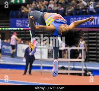 Birmingham England -18-2-2024 : LAKE Morgan gewann mit 1,85 m in der Utilita Arena von Birmingham bei den britischen Leichtathletik-Hallenmeisterschaften 2024 in Großbritannien. Stockfoto