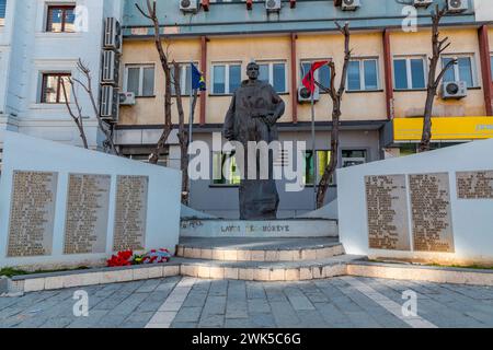 Prizren, Kosovo - 6. Februar 2024: Die Statue des Märtyrers in Prizren, Kosovo. Stockfoto