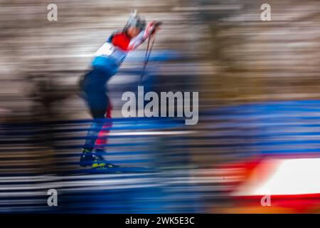 Minneapolis, Minnesota, USA. Februar 2024. Skifahrer während des 10-km-Rennens am 3. Tag der COOP FIS Cross-Country-Weltmeisterschaft 2024 am 18. Februar 2024 in Minneapolis, Minnesota, USA. (Kreditbild: © Steven Garcia/ZUMA Press Wire) NUR REDAKTIONELLE VERWENDUNG! Nicht für kommerzielle ZWECKE! Stockfoto