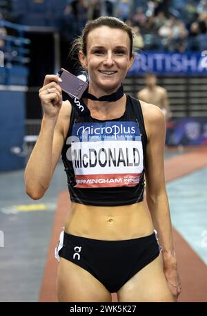 Birmingham, Großbritannien. Februar 2024. Sarah McDonald gewinnt am 17./18. Februar 2024 die Bronzemedaille in den 1500-m-Rennen der Frauen bei den Microplus UK Athletics Indoor Championships in der Utilita Arena in Birmingham. Foto von Gary Mitchell Credit: Gary Mitchell, GMP Media/Alamy Live News Stockfoto