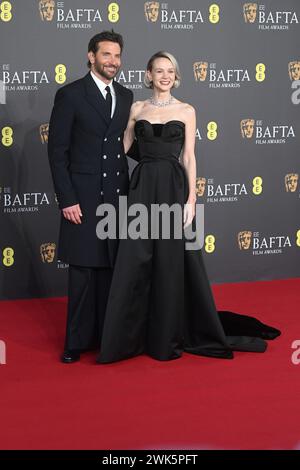 London, Großbritannien. Februar 2024. Der US-amerikanische Schauspieler Bradley Cooper und die englische Schauspielerin Carey Mulligan nehmen am Sonntag, den 18. Februar 2024, an den EE BAFTA Film Awards 2023 in der Royal Festival Hall in London Teil. Foto: Rune Hellestad/ Credit: UPI/Alamy Live News Stockfoto
