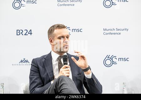 München, Deutschland. Februar 2024. Der litauische Außenminister Gabrielius Landsbergis kommentierte anlässlich der 60. Münchner Sicherheitskonferenz im Hotel Bayerischer Hof am 18. Februar 2024 in München bei einer Stadtrunddiskussion zum Thema „die Stühle auf den Tisch setzen: Eine tiefere, breitere, leistungsfähigere EU“. Quelle: David Hecker/Munich Security Summit/Alamy Live News Stockfoto