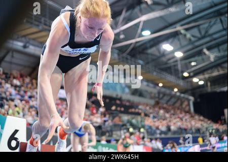 Leipzig, Deutschland. Februar 2024. Leipzig, 18. Februar 2024: Skadi Schier (SCC Berlin) beim Halbfinale über 200 Meter bei der Deutschen Hallenathletik-Meisterschaft 2024 in der Quarterback Immobilien Arena Leipzig (Sven Beyrich/SPP) Credit: SPP Sport Pressefoto. /Alamy Live News Stockfoto