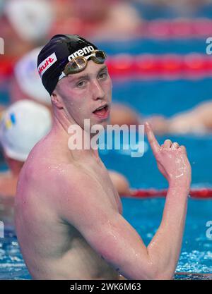 Doha, Katar. Februar 2024. Danile Wiffen aus Irland feiert nach dem 1500-m-Freistil-Finale der Schwimm-Weltmeisterschaft 2024 in Doha, Katar, am 18. Februar 2024. Quelle: Xia Yifang/Xinhua/Alamy Live News Stockfoto