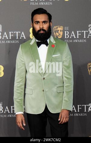 Royal Festival Hall, London, Großbritannien. Februar 2024. Himesh Patel fotografierte 2024 bei den EE BAFTA Film Awards Red Carpet Arrivals. Foto von Julie Edwards./Alamy Live News Stockfoto