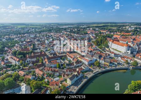 Blick auf die oberbayerische Kreisstadt Neuburg im Donautal Stockfoto