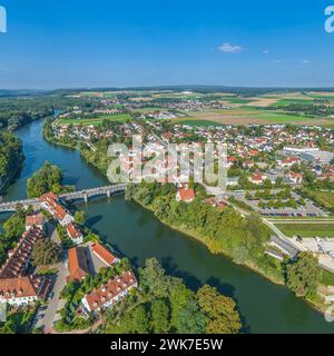 Blick auf die oberbayerische Kreisstadt Neuburg im Donautal Stockfoto