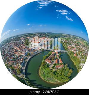 Blick auf die oberbayerische Kreisstadt Neuburg im Donautal Stockfoto