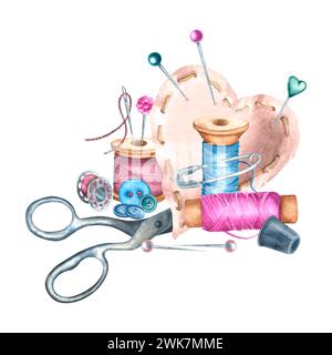 Kissen mit Fadenspulen, Schere, Nadeln, Nadeln, Knöpfen und Kausche. Handgezeichnete Aquarellillustration isoliert auf Hintergrund für Symbol. Stockfoto