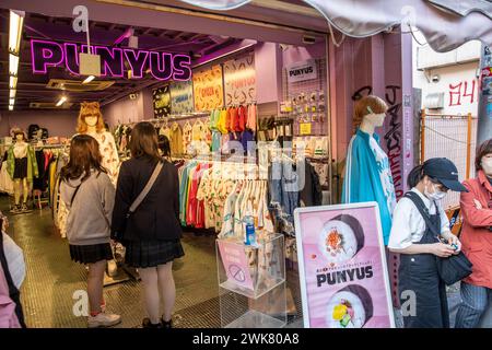 Harajuku Tokyo, Punyus Damenmode Geschäft in der modischen Takeshita Dori Straße im trendigen Harajuku, Tokio, Japan, Asien, 2023 Stockfoto