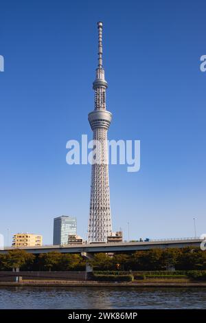 Skytree Tower in Tokio. Der 634 m hohe Fernsehturm ist der zweite Stockfoto