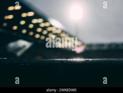 Bochum, Vonovia Ruhrstadion, 18.02.2024: Reflektierendes Stadionlicht beim Spiel der 1. Bundesliga VFL Bochum gegen FC Bayern München. Stockfoto