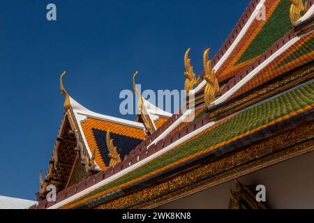 Detail des Phra Thinang Amarin Winitchai am Mittelgericht des Großen Palastes in Bangkok, Thailand. Stockfoto
