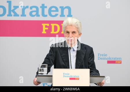 Berlin, Deutschland 19. Februar 2024: Pressekonferenz mit FDP-Generalsekretär und der Spitzenkandidatin zur Europawahl - 19.02.2024 im Bild : Marie-Agnes Strack-Zimmermann FDP *** Berlin, Deutschland 19. Februar 2024 Pressekonferenz mit FDP-Generalsekretär und Spitzenkandidatin zur Europawahl 19 02 2024 im Bild Marie Agnes Strack Zimmermann FDP Copyright: xFotostandx/xReuhlx Stockfoto
