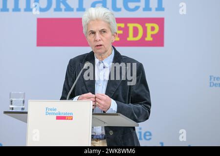 Berlin, Deutschland 19. Februar 2024: Pressekonferenz mit FDP-Generalsekretär und der Spitzenkandidatin zur Europawahl - 19.02.2024 im Bild : Marie-Agnes Strack-Zimmermann FDP *** Berlin, Deutschland 19. Februar 2024 Pressekonferenz mit FDP-Generalsekretär und Spitzenkandidatin zur Europawahl 19 02 2024 im Bild Marie Agnes Strack Zimmermann FDP Copyright: xFotostandx/xReuhlx Stockfoto