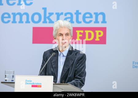 Berlin, Deutschland 19. Februar 2024: Pressekonferenz mit FDP-Generalsekretär und der Spitzenkandidatin zur Europawahl - 19.02.2024 im Bild : Marie-Agnes Strack-Zimmermann FDP *** Berlin, Deutschland 19. Februar 2024 Pressekonferenz mit FDP-Generalsekretär und Spitzenkandidatin zur Europawahl 19 02 2024 im Bild Marie Agnes Strack Zimmermann FDP Copyright: xFotostandx/xReuhlx Stockfoto