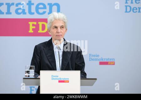 Berlin, Deutschland 19. Februar 2024: Pressekonferenz mit FDP-Generalsekretär und der Spitzenkandidatin zur Europawahl - 19.02.2024 im Bild : Marie-Agnes Strack-Zimmermann FDP *** Berlin, Deutschland 19. Februar 2024 Pressekonferenz mit FDP-Generalsekretär und Spitzenkandidatin zur Europawahl 19 02 2024 im Bild Marie Agnes Strack Zimmermann FDP Copyright: xFotostandx/xReuhlx Stockfoto