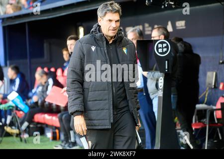 Pamplona, Spanien. Februar 2024. Sport. Mauricio Pellegrino (Trainer von Cadiz CF) spielte während des Fußballspiels von La Liga EA Sports zwischen CA Osasuna und Cadiz CF am 17. Februar 2024 im El Sadar Stadion in Pamplona (Spanien). Kredit: Inigo Alzugaray/Cordon Press Kredit: CORDON PRESS/Alamy Live News Stockfoto
