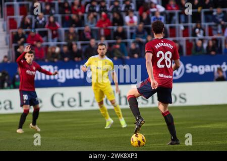 Pamplona, Spanien. Februar 2024. Sport. Jorge Herrando (28. CA Osasuna) spielte am 17. Februar 2024 im El Sadar Stadion in Pamplona (Spanien) während des Fußballspiels La Liga EA Sports zwischen CA Osasuna und Cadiz CF. Kredit: Inigo Alzugaray/Cordon Press Kredit: CORDON PRESS/Alamy Live News Stockfoto