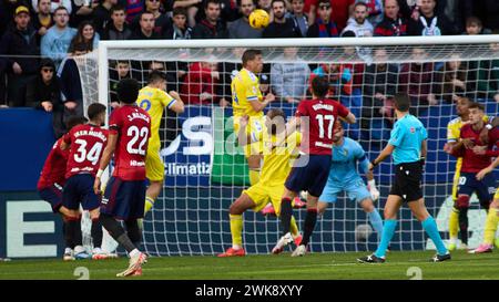 Pamplona, Spanien. Februar 2024. Sport. Fußball/Fußball. Während des Fußballspiels La Liga spielte EA Sports zwischen CA Osasuna und Cadiz CF am 17. Februar 2024 im El Sadar Stadion in Pamplona (Spanien). Kredit: Inigo Alzugaray/Cordon Press Kredit: CORDON PRESS/Alamy Live News Stockfoto