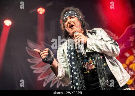 Oslo, Norwegen. Februar 2024. Die norwegische Glam-Rock-Band WIG WAM gibt ein Live-Konzert im Rockefeller in Oslo. Hier ist Sänger Glam live auf der Bühne zu sehen. (Foto: Gonzales Photo - Terje Dokken). Stockfoto