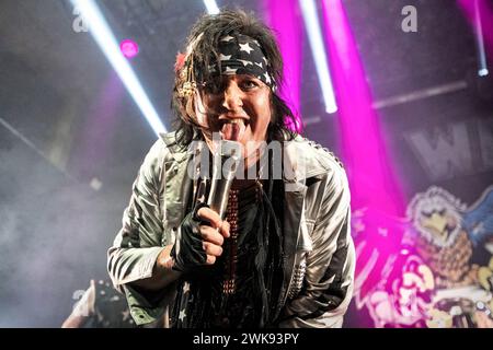 Oslo, Norwegen. Februar 2024. Die norwegische Glam-Rock-Band WIG WAM gibt ein Live-Konzert im Rockefeller in Oslo. Hier ist Sänger Glam live auf der Bühne zu sehen. (Foto: Gonzales Photo - Terje Dokken). Stockfoto