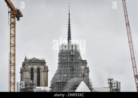 Paris, Frankreich. Februar 2024. Dieses Foto zeigt den Wiederaufbau von Notre Dame von Paris am 19. Februar 2024. Foto: Firas Abdullah/ABACAPRESS.COM Credit: Abaca Press/Alamy Live News Stockfoto