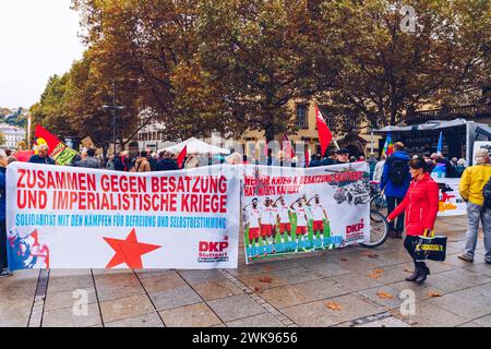 Stuttgart, 19. Oktober 2019: Kurdische Demonstration gegen den Einmarsch türkischer Truppen in syrisch-kurdische Gebiete. Stockfoto