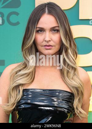 Santa Monica, Usa. Februar 2024. SANTA MONICA, LOS ANGELES, KALIFORNIEN, USA – 18. FEBRUAR: Camilla Luddington kommt zu den 49. Annual People's Choice Awards 2024, die am 18. Februar 2024 im Barker Hangar in Santa Monica, Los Angeles, Kalifornien, USA, stattfinden. (Foto: Xavier Collin/Image Press Agency) Credit: Image Press Agency/Alamy Live News Stockfoto