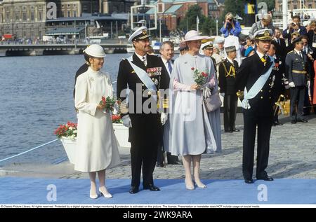 Carl XVI. Gustaf, König von Schweden. Geboren am 30. april 1946. Abgebildet mit Königin Silvia, Königin Margrethe von Dänemark und Prinz Henrik 1985 in Stockholm. *** Lokale Bildunterschrift *** © Classic Picture Library. Alle Rechte vorbehalten. Geschützt durch eine digitale Signatur. Bildüberwachung und -Schutz ist auf diesem Bild aktiviert. Die Lizenz, Präsentation oder Newsletter beinhaltet KEINE Nutzung in sozialen Medien. Stockfoto