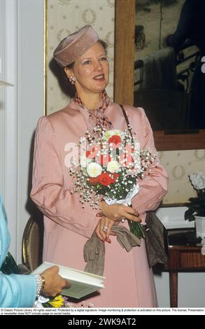 Margrethe von Dänemark 1985 zu Besuch in Schweden. *** Lokale Bildunterschrift *** © Classic Picture Library. Alle Rechte vorbehalten. Geschützt durch eine digitale Signatur. Bildüberwachung und -Schutz ist auf diesem Bild aktiviert. Die Lizenz, Präsentation oder Newsletter beinhaltet KEINE Nutzung in sozialen Medien. Stockfoto