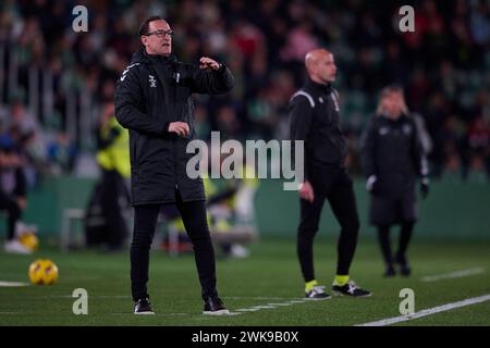 Elche, Spanien. Februar 2024. ELCHE, SPANIEN – 18. FEBRUAR: Joseba Etxeberria Head Coach von SD Eibar sieht beim LaLiga Hypermotion Spiel zwischen Elche CF und SD Eibar im Manuel Martinez Valero Stadium am 18. Februar 2024 in Elche, Spanien, an. (Quelle: Francisco Macia/Alamy Live News Stockfoto