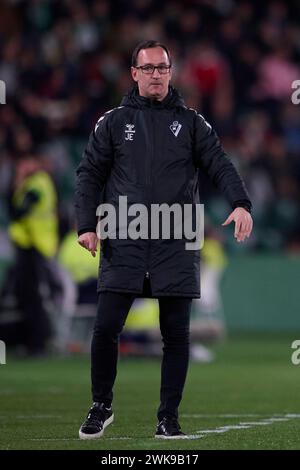 Elche, Spanien. Februar 2024. ELCHE, SPANIEN – 18. FEBRUAR: Joseba Etxeberria Head Coach von SD Eibar sieht beim LaLiga Hypermotion Spiel zwischen Elche CF und SD Eibar im Manuel Martinez Valero Stadium am 18. Februar 2024 in Elche, Spanien, an. (Quelle: Francisco Macia/Alamy Live News Stockfoto