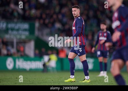 Elche, Spanien. Februar 2024. ELCHE, SPANIEN - 18. FEBRUAR: Sergio Leon Mittelstürmer von SD Eibar sieht beim LaLiga Hypermotion Spiel zwischen Elche CF und SD Eibar am 18. Februar 2024 im Manuel Martinez Valero Stadium in Elche, Spanien, an. (Quelle: Francisco Macia/Alamy Live News Stockfoto