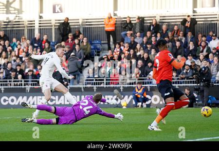 Aktenfoto vom 18.02.2024 von Rasmus Hojlund von Manchester United, dessen Tore gegen Luton am Sonntag ihn zum jüngsten Spieler machten, der in sechs aufeinanderfolgenden Premier League-Spielen erzielte. Ausgabedatum: Montag, 19. Februar 2024. Stockfoto