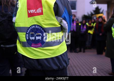 BVG Warnstreik Berlin 02.02.2024 Warnstreik BVG , Straßenbahnhaltestelle Landsberger alle/Petersburger Straße um diese Zeit voll Berlin Berlin *** BVG Warnstreik Berlin 02 02 2024 Warnstreik BVG , Straßenbahnhaltestelle Landsberger alle Petersburger Straße zu dieser Zeit voll Berlin Berlin Berlin Berlin Berlin Berlin Berlin Stockfoto