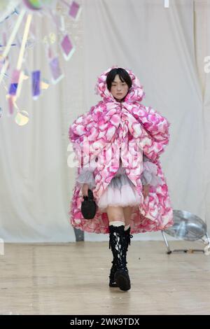 London, Großbritannien. Februar 2024. Ein Model auf dem Laufsteg bei der Susan Fang AW24 Catwalk Show im Rahmen der London Fashion Week im Yeomanry House. Quelle: Katie Collins/EMPICS/Alamy Live News Stockfoto