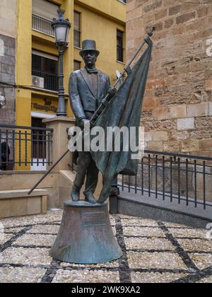 Die Statue des Caballero Cubierto, oder des gedeckten Herrn. Die Statue von Pedro Jordán Almarza steht neben der Kathedrale auf dem Plaza Stockfoto