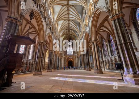 Das Schiff blickt auf das Westende der Lincoln Cathedral Stockfoto