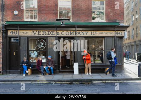 Äußere des Nagare Coffee Shop in Brushfield Street Spitalfields City of London England Großbritannien Stockfoto