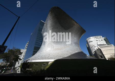 Das von Milliardär Calos Slim erbaute Kunstmuseum Museo Soumaya im Stadtteil Polanco, Mexiko Stadt *** das Kunstmuseum Museo Soumaya wurde von Milliardär Calos Slim im Polanco-Viertel von Mexiko-Stadt erbaut Stockfoto