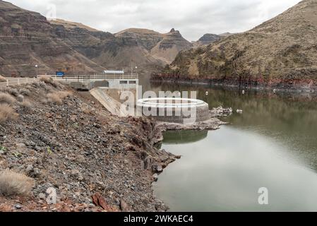 Überlaufauslass am Owyhee Dam in Malheur County, Oregon. Stockfoto