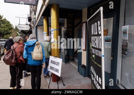 Nevada City, Usa. Februar 2024. Die South Yuba River Citizens League (SYRCL) veranstaltet vom 15. Bis 19. Februar 2024 das Wild and Scenic Film Festival (WSFF) in Nevada City und Grass Valley, Kalifornien 2024. Seit seiner Gründung im Jahr 1983 hat SYRCL einen dauerhaften Schutz für 39 Meilen des South Yuba River unter dem kalifornischen Wild and Scenic Rivers Act gesichert. (Foto: Penny Collins/NurPhoto) Credit: NurPhoto SRL/Alamy Live News Stockfoto