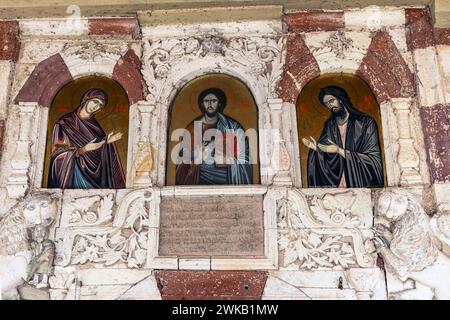 Die Kirche Sent Nikola wurde 1876 an der Stelle der älteren Kirche aus dem Jahr 1341 errichtet. Stockfoto