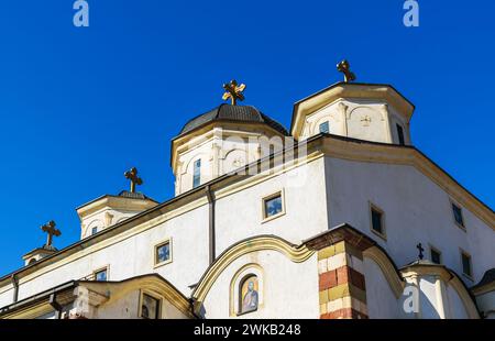 Die Kirche Sent Nikola wurde 1876 an der Stelle der älteren Kirche aus dem Jahr 1341 errichtet. Stockfoto